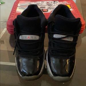 Used Jordan they look nice th size is 5 and a Half